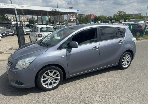 Toyota Verso cena 23900 przebieg: 192000, rok produkcji 2010 z Dukla małe 497